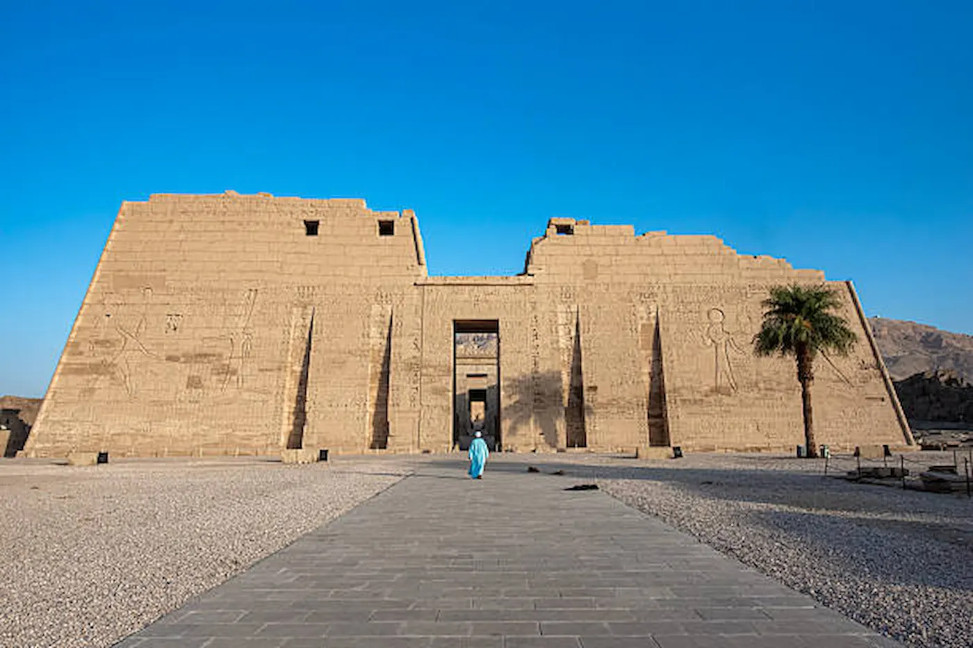 Habu Temple battle reliefs on outer walls - Sea Peoples campaign of Ramesses III
habu temple day trip