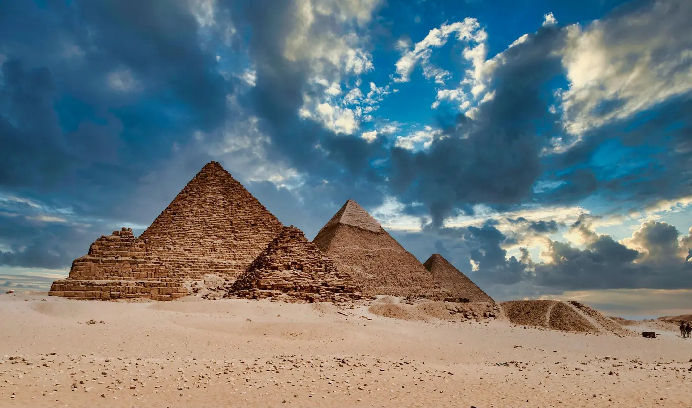 Best Way to Visit the Pyramids of Giza
