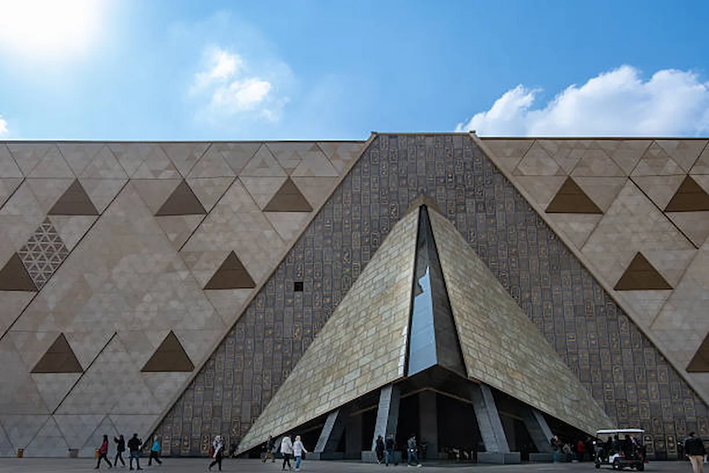Cairo Pyramids and Museum Tour