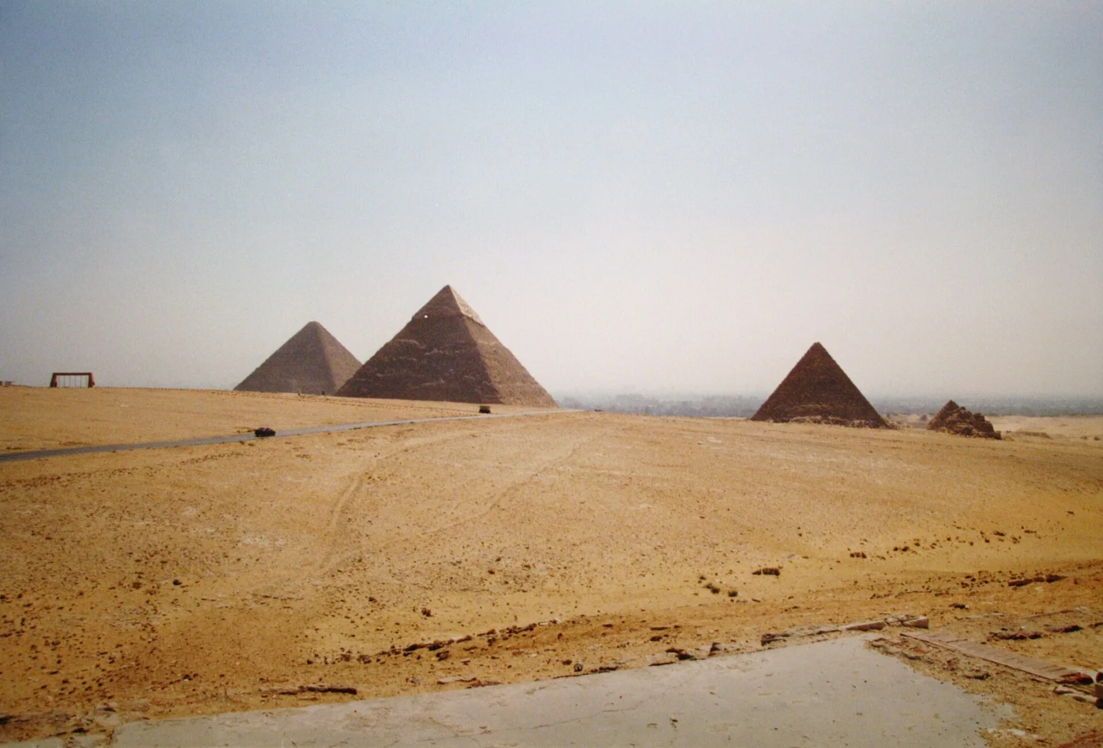 2 day trip to Cairo from Hurghada: the three pyramids of Giza on day one