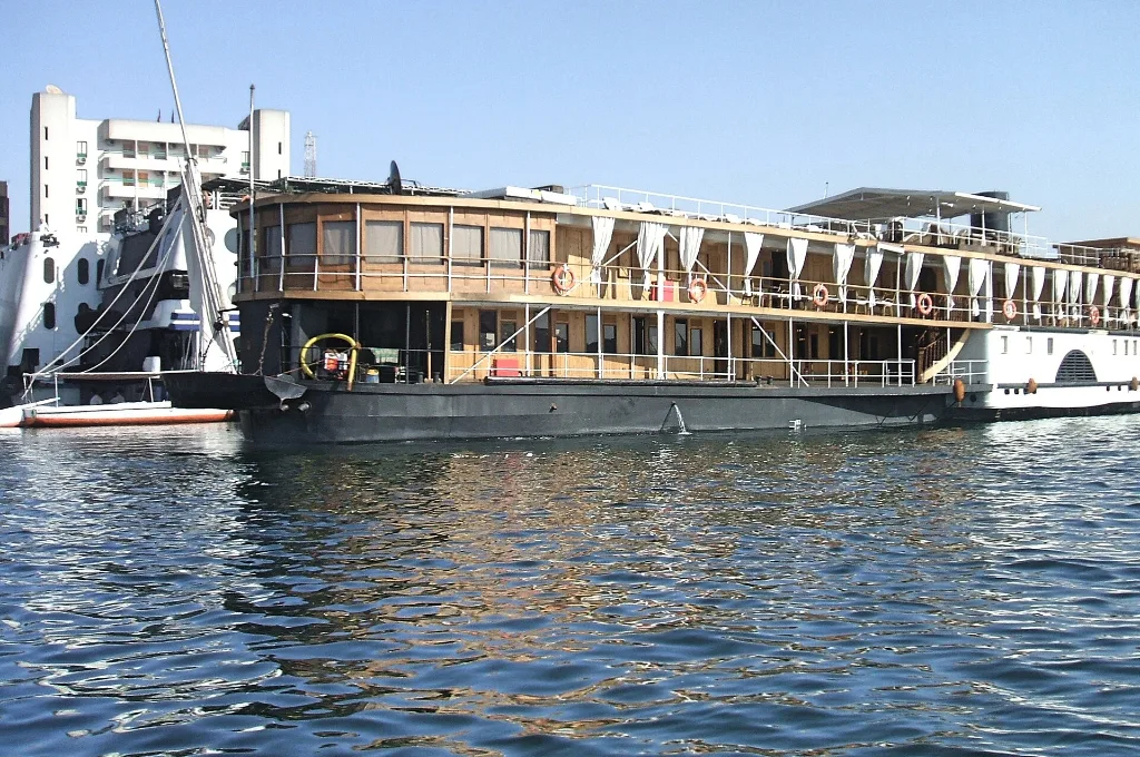 Vacances de Noël tout compris : bateaux du Nil amarrés à Assouan