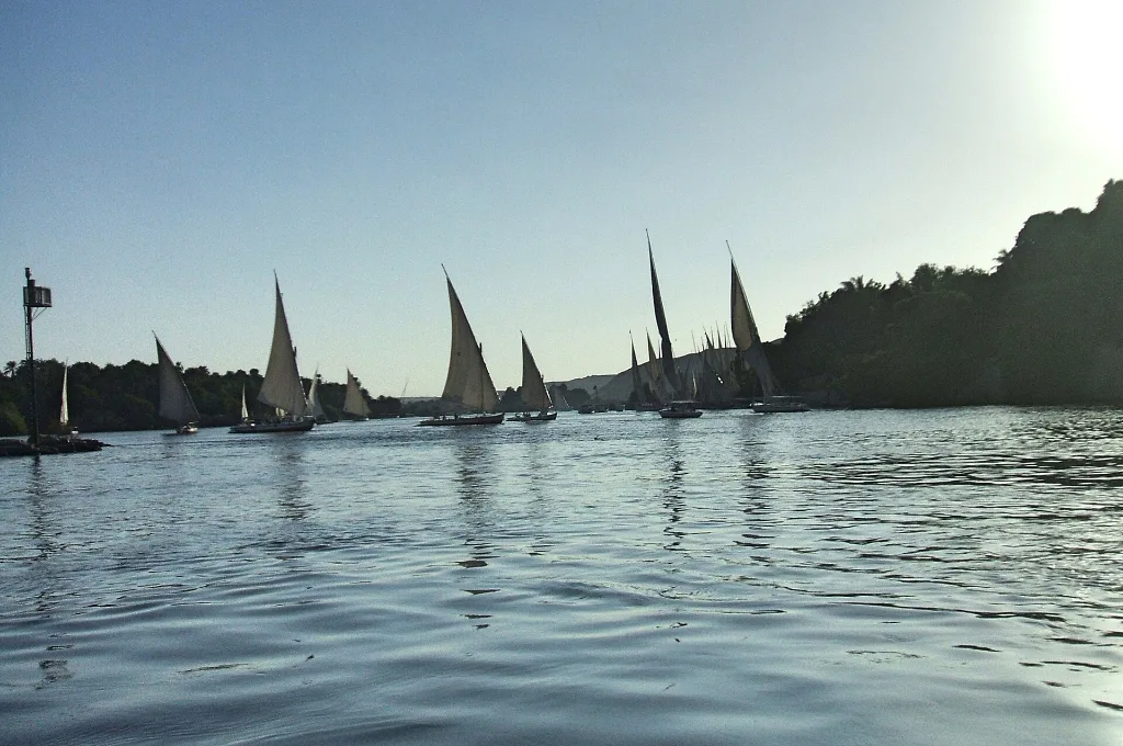 Cheap Christmas travel: felucca sailboats on the Nile at Aswan