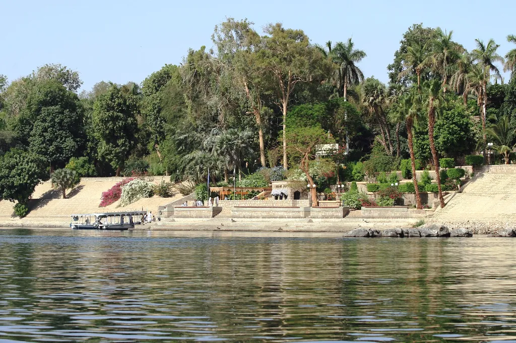 Palmiers et jardins de l’île Kitchener à Assouan, un coin vert pour des vacances de Noël au soleil sur le Nil