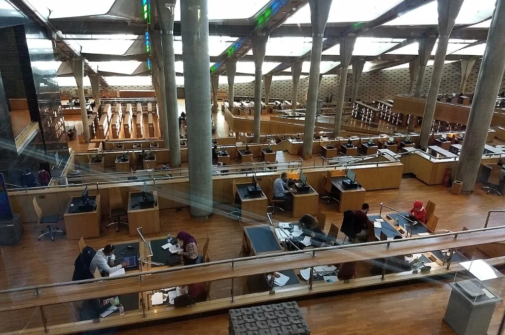 Schnelle Weihnachtsreisen: die Bibliotheca Alexandrina an der Mittelmeerküste Ägyptens