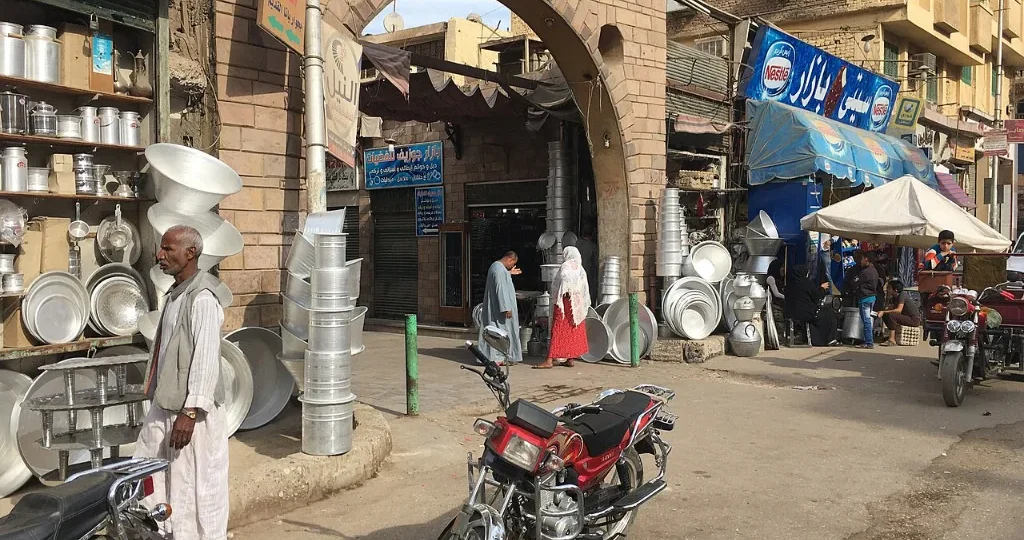 Solo Christmas travel in Egypt: an evening stroll through the souq in Aswan
