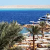 Strand und Marina eines Hotels für den Weihnachtsurlaub in Hurghada am Roten Meer